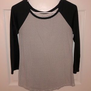 Small American eagle quarter sleeve shirt